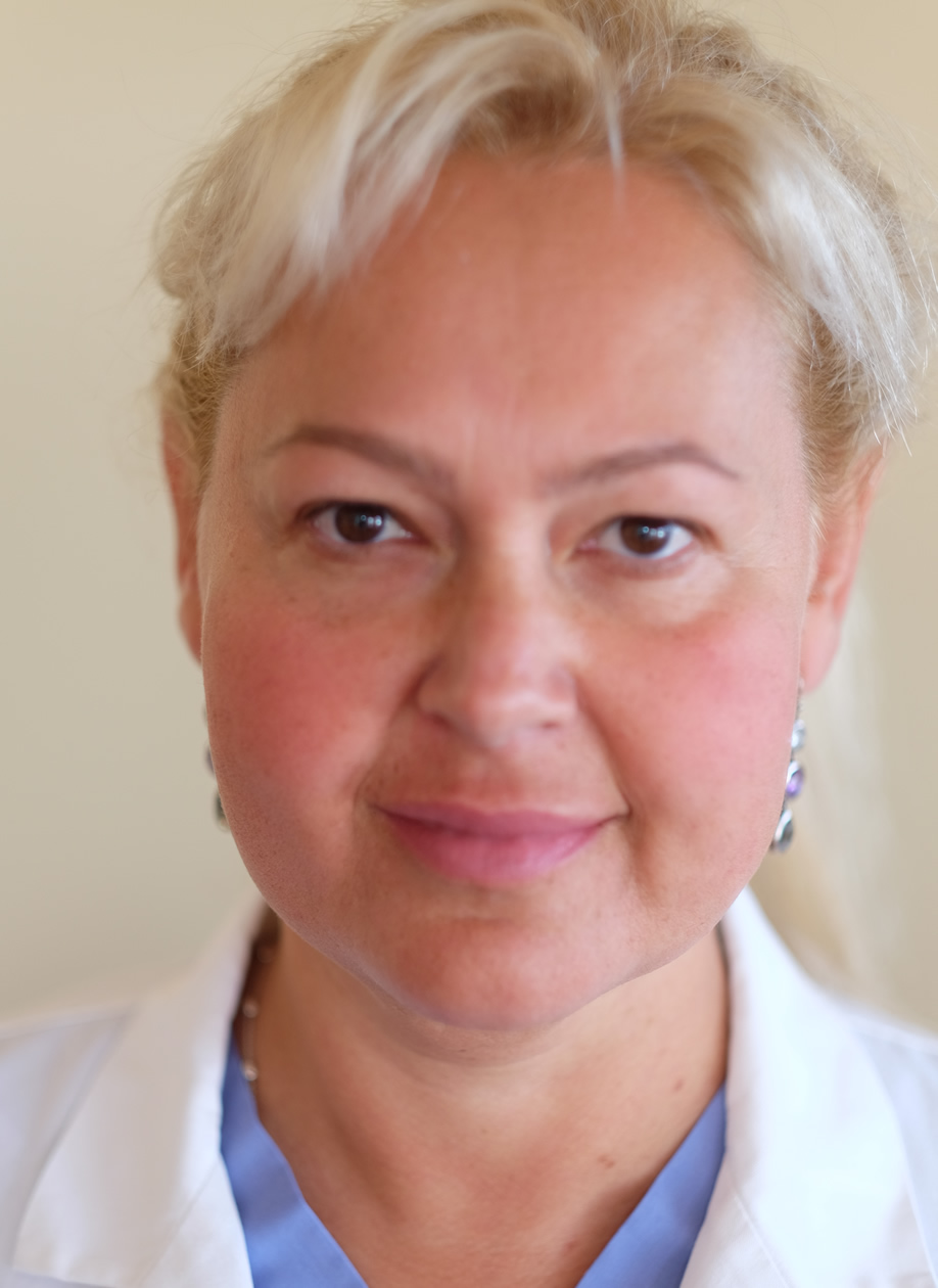 Portrait of Dr Angela Hoffman